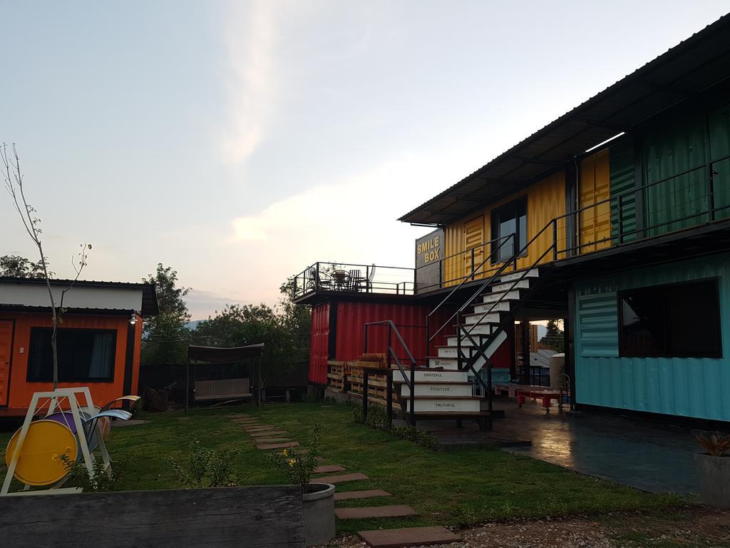 Smile Box Coffee & Resort Nong Hin Екстериор снимка